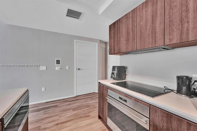 Foto del edificio - 801 S Miami Ave