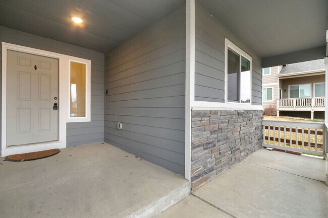 Building Photo - RainDance Resort-Style Living with 5 Bedro...
