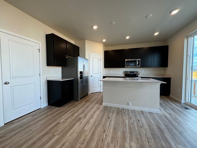 Foto del edificio - Beautiful newer House in Timnath Lakes!