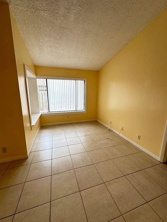 5204 Celery Ln, West Palm Beach, FL 33418 Townhome Rentals in West