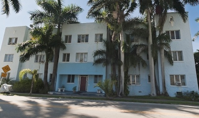 Building Photo - The Avalon