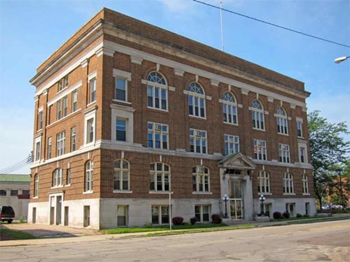 Primary Photo - 105 Washington Ave