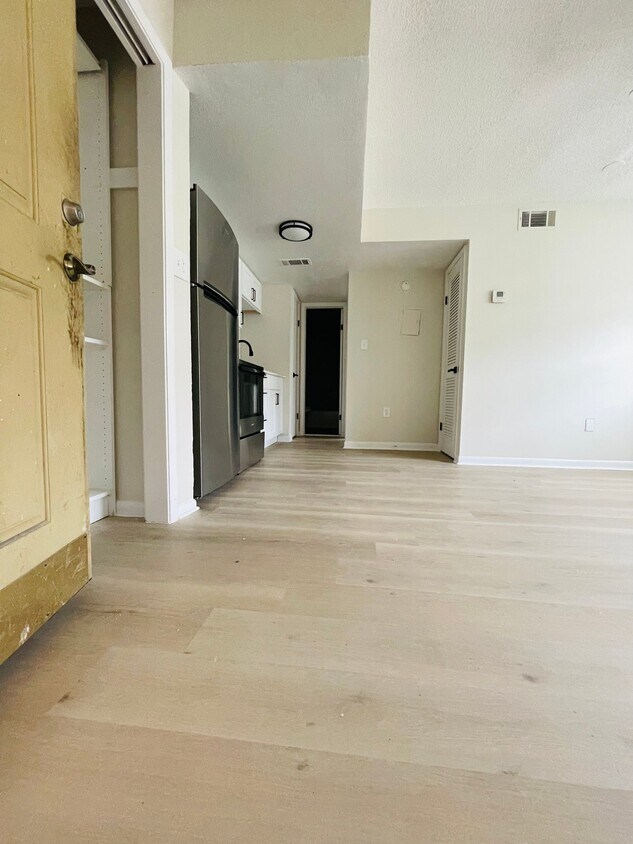 Building Photo - 13214 Bunn Cir