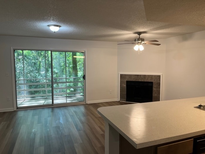 Primary Photo - Renovated 1 bed 1 bath condo in gated comm...
