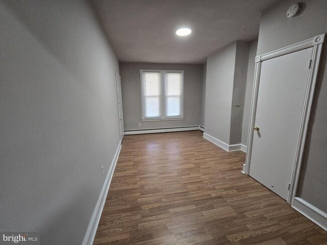 Foto del edificio - 5709 Leonard St