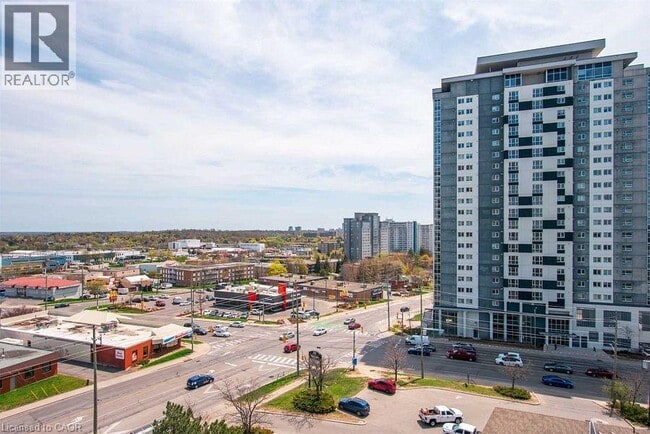 Building Photo - 375 King St N