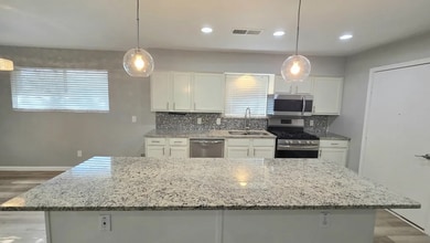 Building Photo - 5429 Dazzle Dr