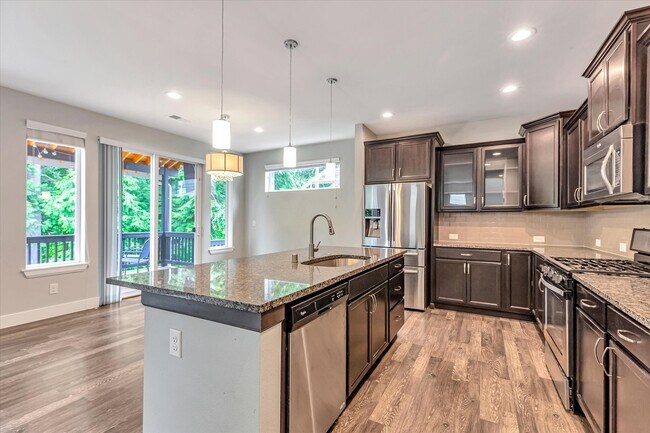 Building Photo - 2306 Cady Dr