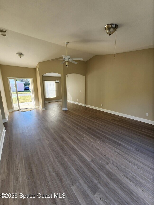 Foto del edificio - 1244 Lynne Dr