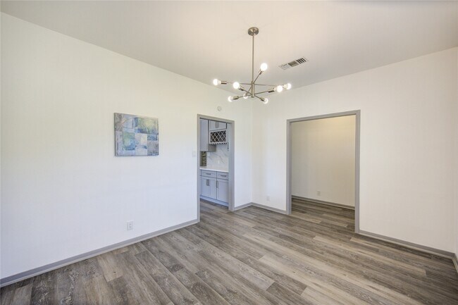 Foto del edificio - 7109 Kari Ln