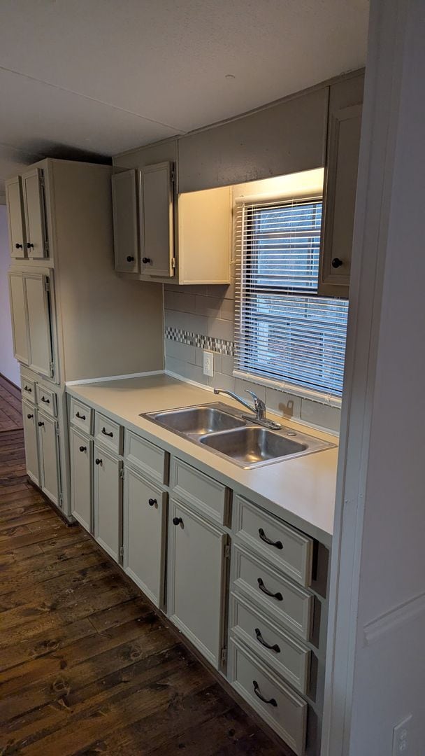 Building Photo - 2 Bedrooms and 2 Bathroom Mobile home