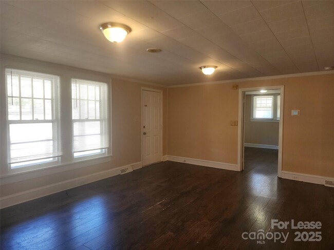 Foto del edificio - 420 Jackson Park Rd