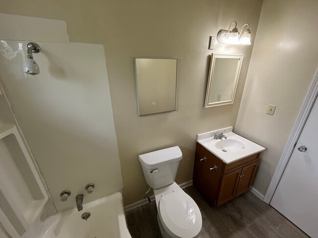 Foto del edificio - 1923 Beverly Ct