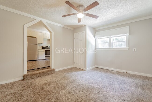 Building Photo - REDUCED! - NOW OFFERING FIRST FULL MONTH F...