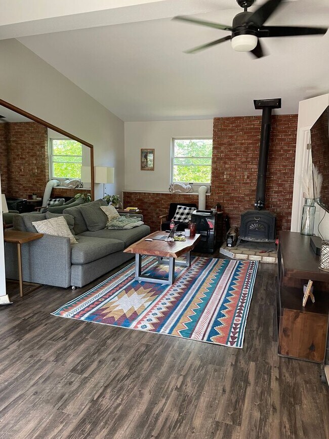 Foto del edificio - 5205 Dover St