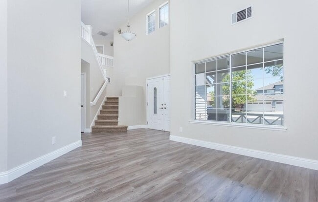Building Photo - 5108 Equestrian Way