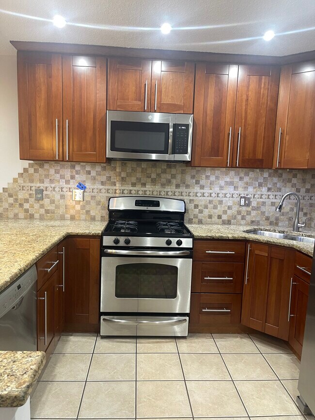 Foto del edificio - 8970 N Parkside Ave