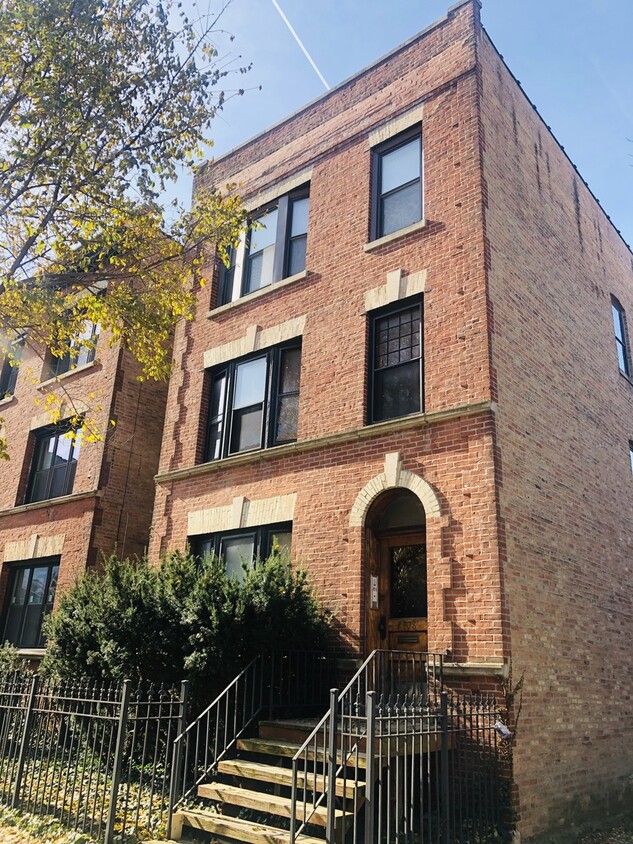 Primary Photo - 2408 N Surrey Ct