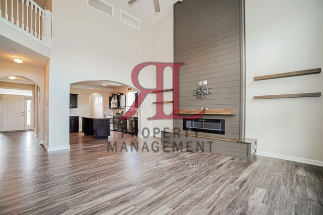 Foto del edificio - 567 Eagle Walk Rd