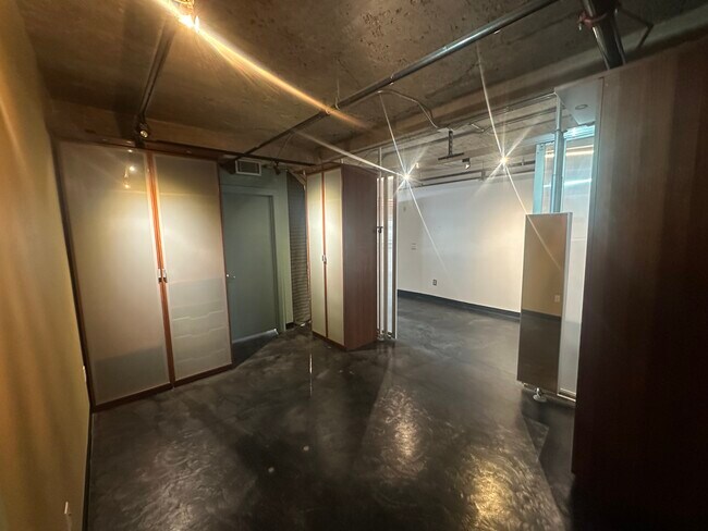 Foto del edificio - 328 W 200 S