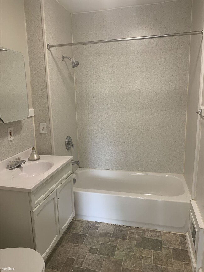 Foto del edificio - 3 br, 1 bath House - 122 Corinne St SW