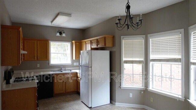 Building Photo - 8669 N Ashley Glen Cir