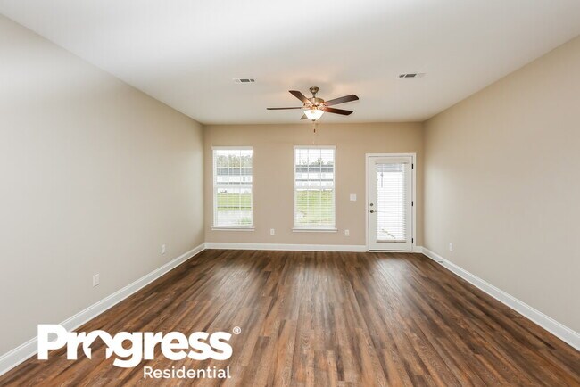 Foto del edificio - 2203 Miramar Cir
