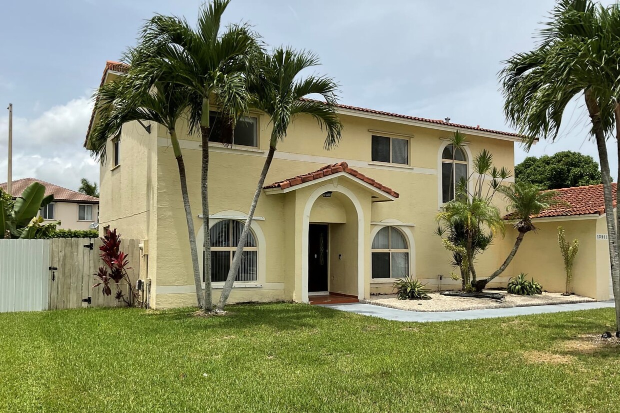 13911 SW 156th Ter - House Rental in Miami, FL | Apartments.com