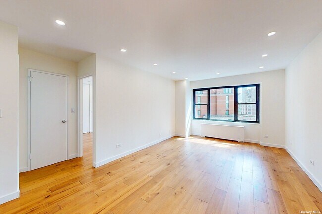 Foto del edificio - 20 W 64th St