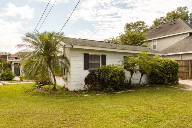 Casa Dora Cottage - 1120 Orange Ave