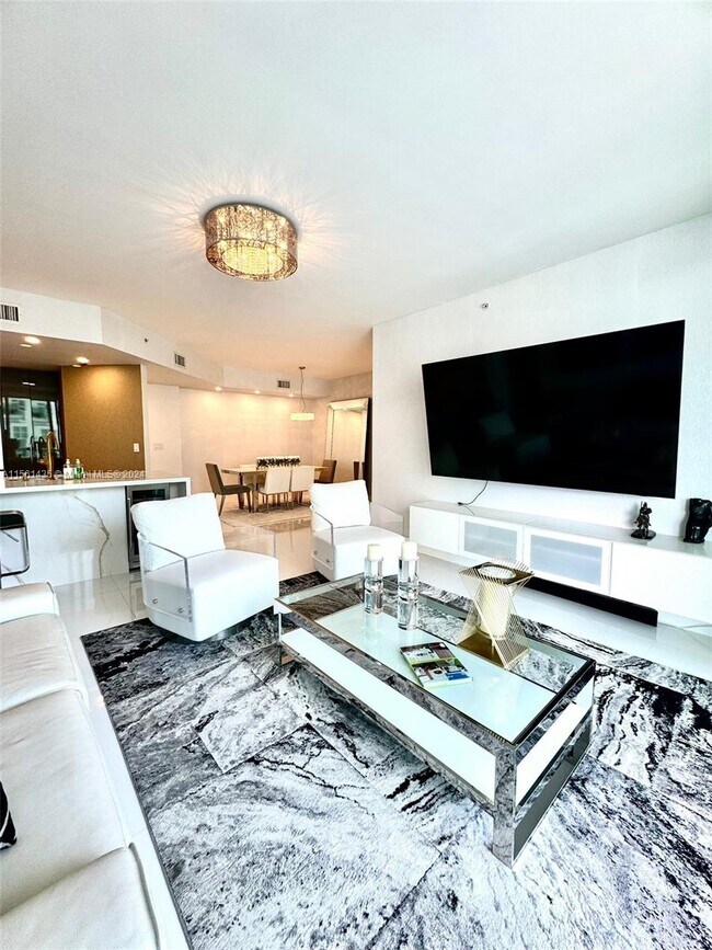 Foto del edificio - 7900 Harbor Island Dr