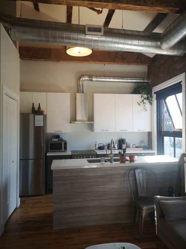 302 - Cuisine - Treble Hall