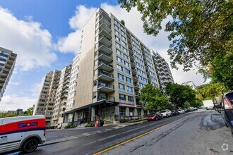 Building Photo - 3468 Rue Drummond