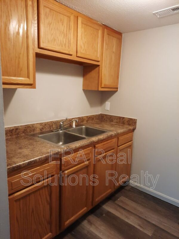 2001 Heritage Dr Unit Apt. 8, Washington Court House, OH 43160 Condo