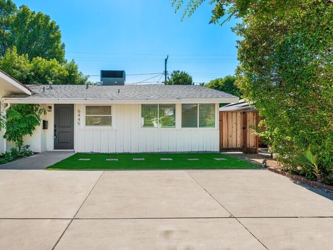 Building Photo - 6445 Oakdale Ave