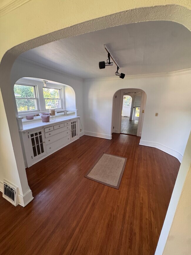 Foto del edificio - 4206 N Columbus Ave