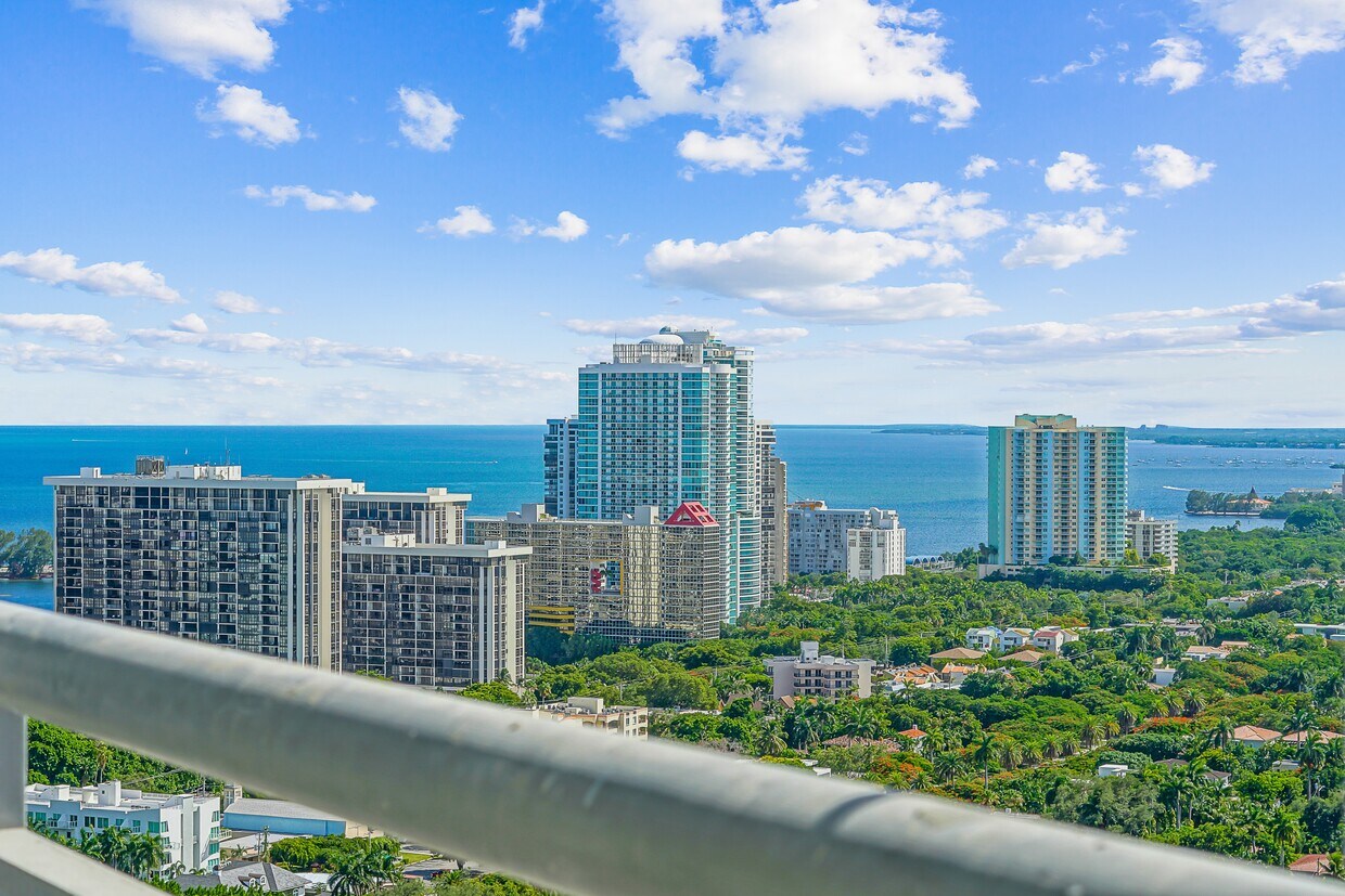Foto principal - 60 SW 13th St