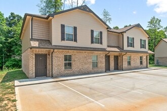 Building Photo - 223 Smithson Ln