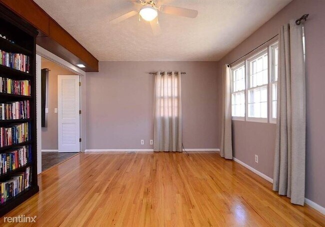 Building Photo - 3 br, 1.5 bath House - 3918 N 97th St