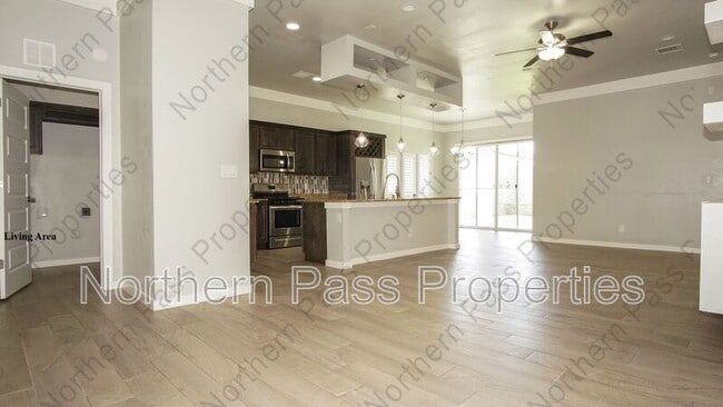 Building Photo - 14904 Tierra Escape Ave