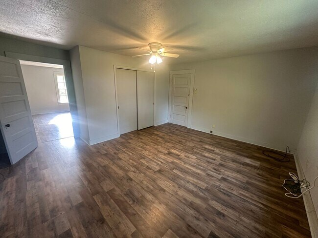 Foto del edificio - 3117 MCINTOSH ROAD