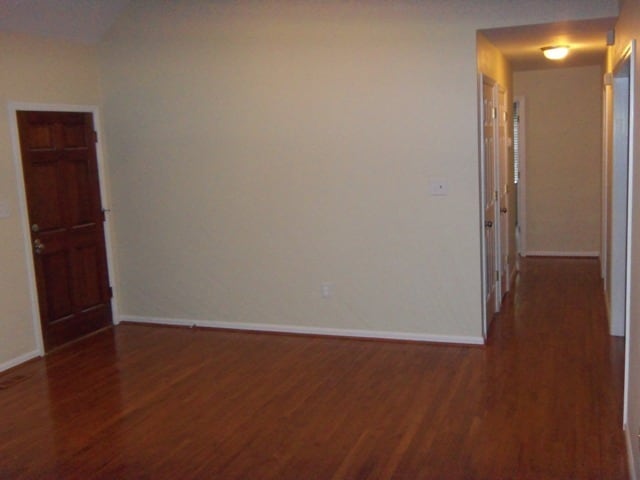 Building Photo - **AVA. 10/1, Possibly Sooner!** 3BR/2BA We...