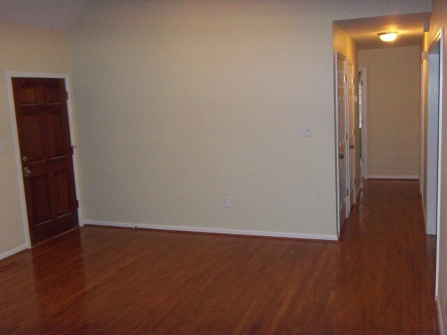 Foto del edificio - **AVA. 10/1/25 - 3BR/2BA Westside w/ Unfin...