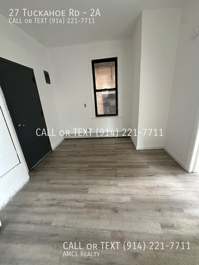 Foto del edificio - 27 Tuckahoe Rd