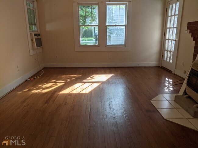 Building Photo - 300 Ridgewood Ave