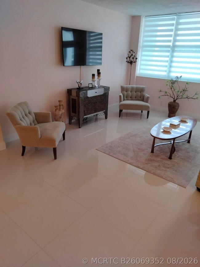 Building Photo - 4250 Galt Ocean Dr