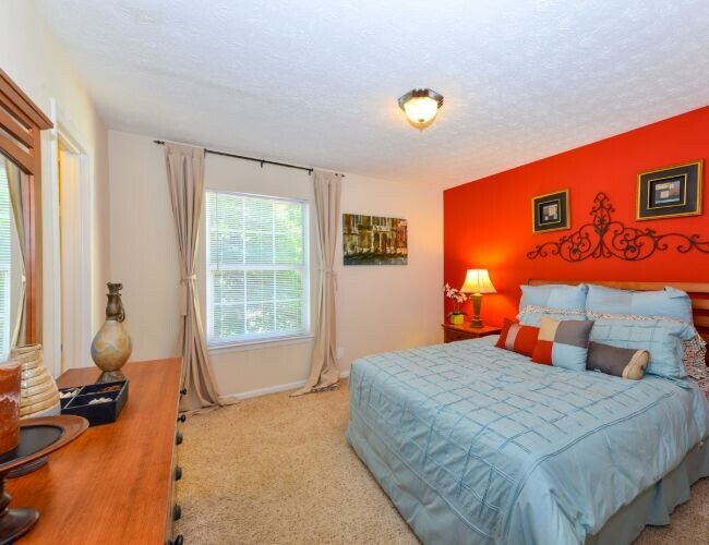 Building Photo - Maplewood Pointe