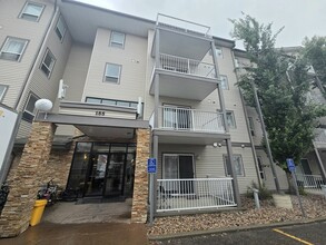 Building Photo - 155 Edwards Dr SW