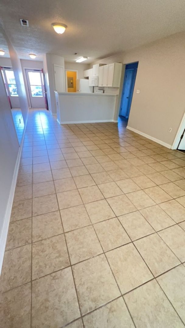 Foto del edificio - 2-Bedroom, 2-Bathroom Condo