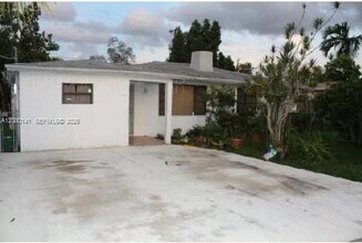 Building Photo - 11717 NW 2nd Ave